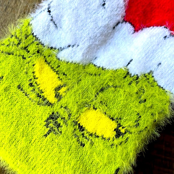 Grinch Socks - Picture 2 of 6
